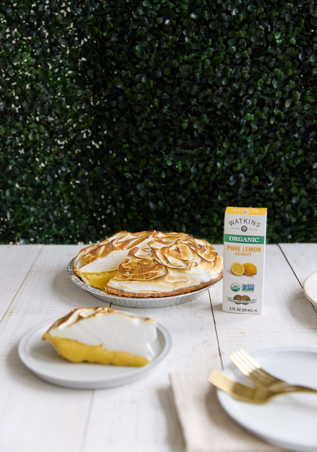 Watkins Organic Pure Vanilla Bean Paste, Non-GMO, Kosher, 2 oz. Bottle, 1-Pack